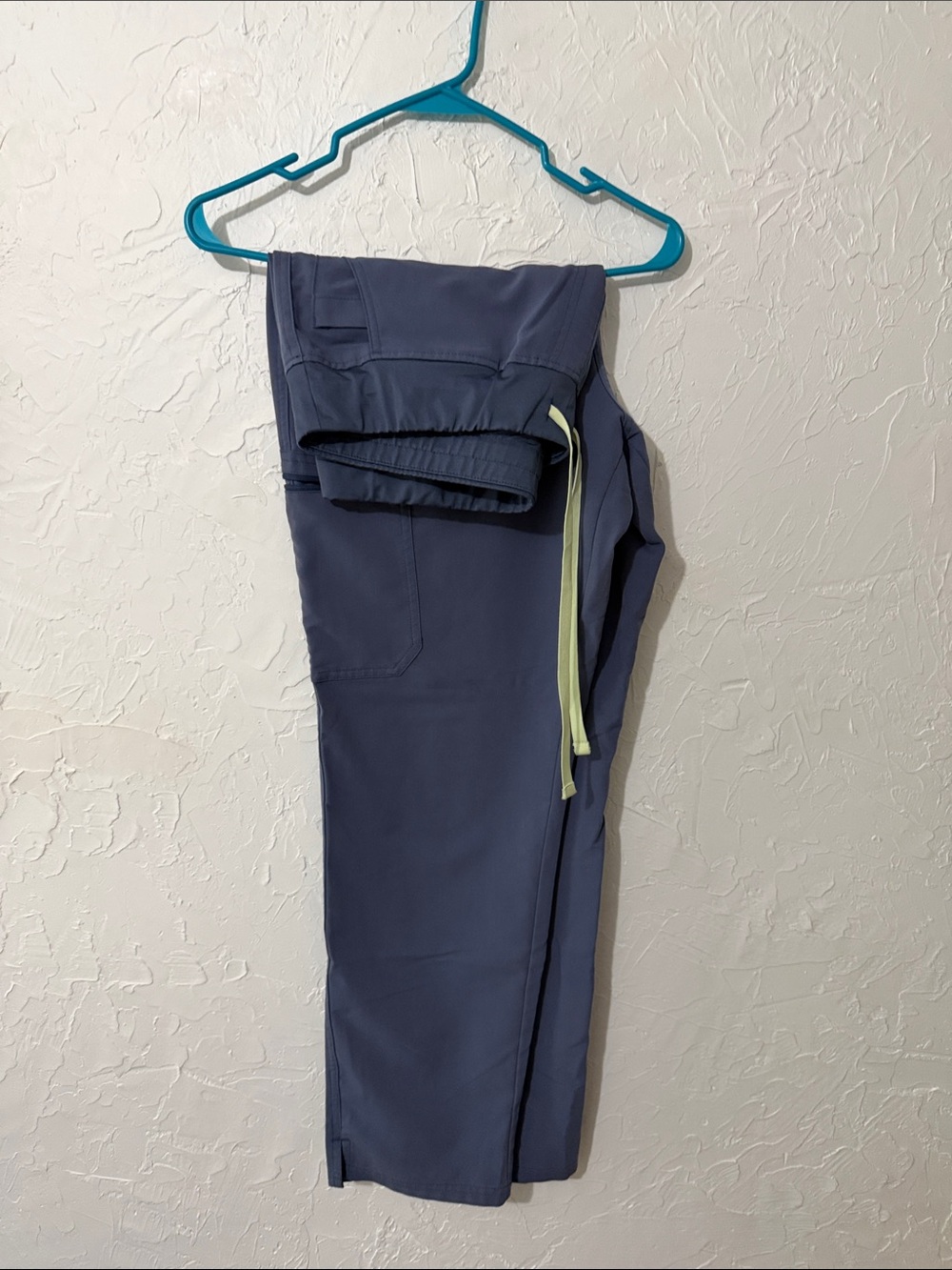 Figs Women's Drawstring Scrub Pants in Slate